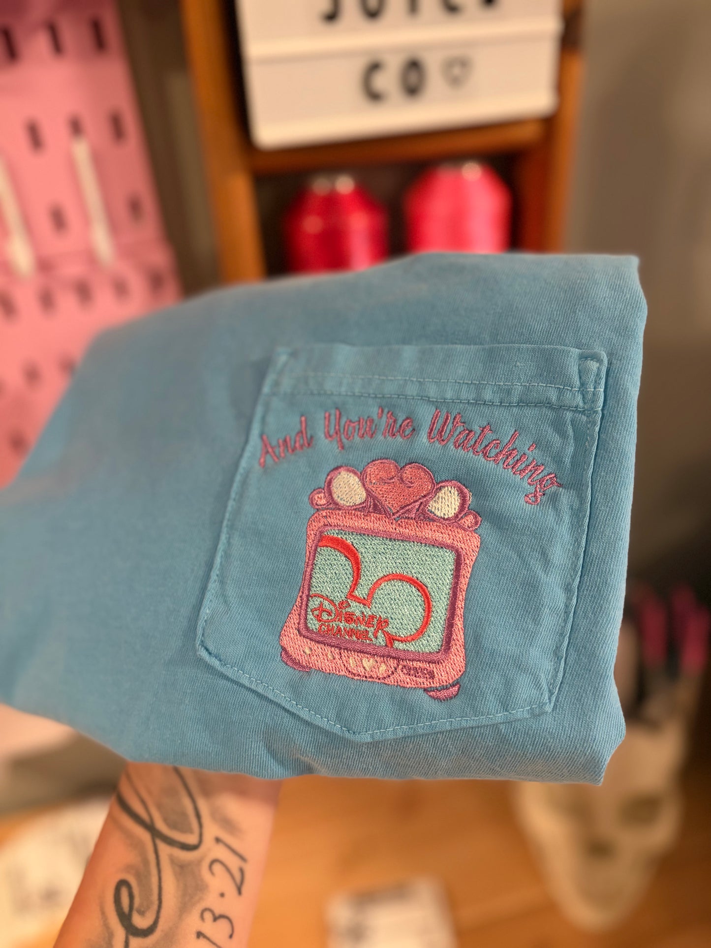 Size medium retro TV embroidered comfort colors pocket T