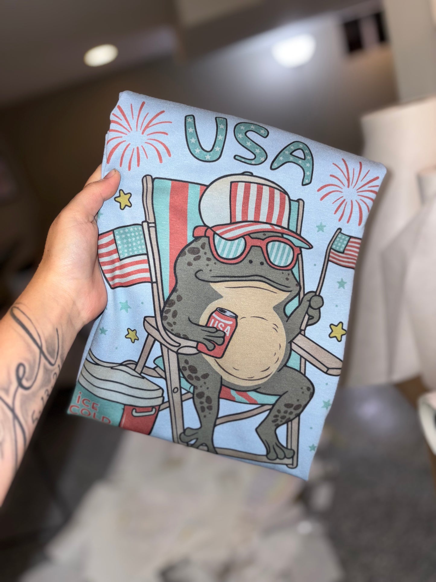 USA frog tshirt preorder 15 business day turn around time