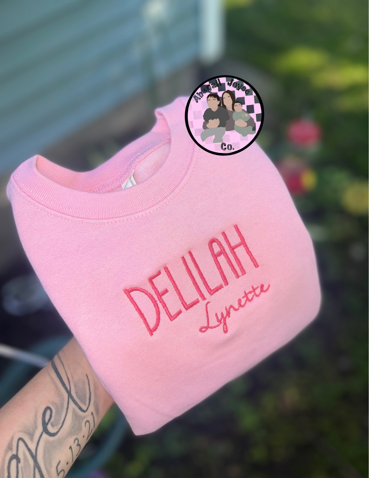 Kids name embroidered crew 😍preorder 28 business day turn around time leave name & thread color in order special instructions at check out