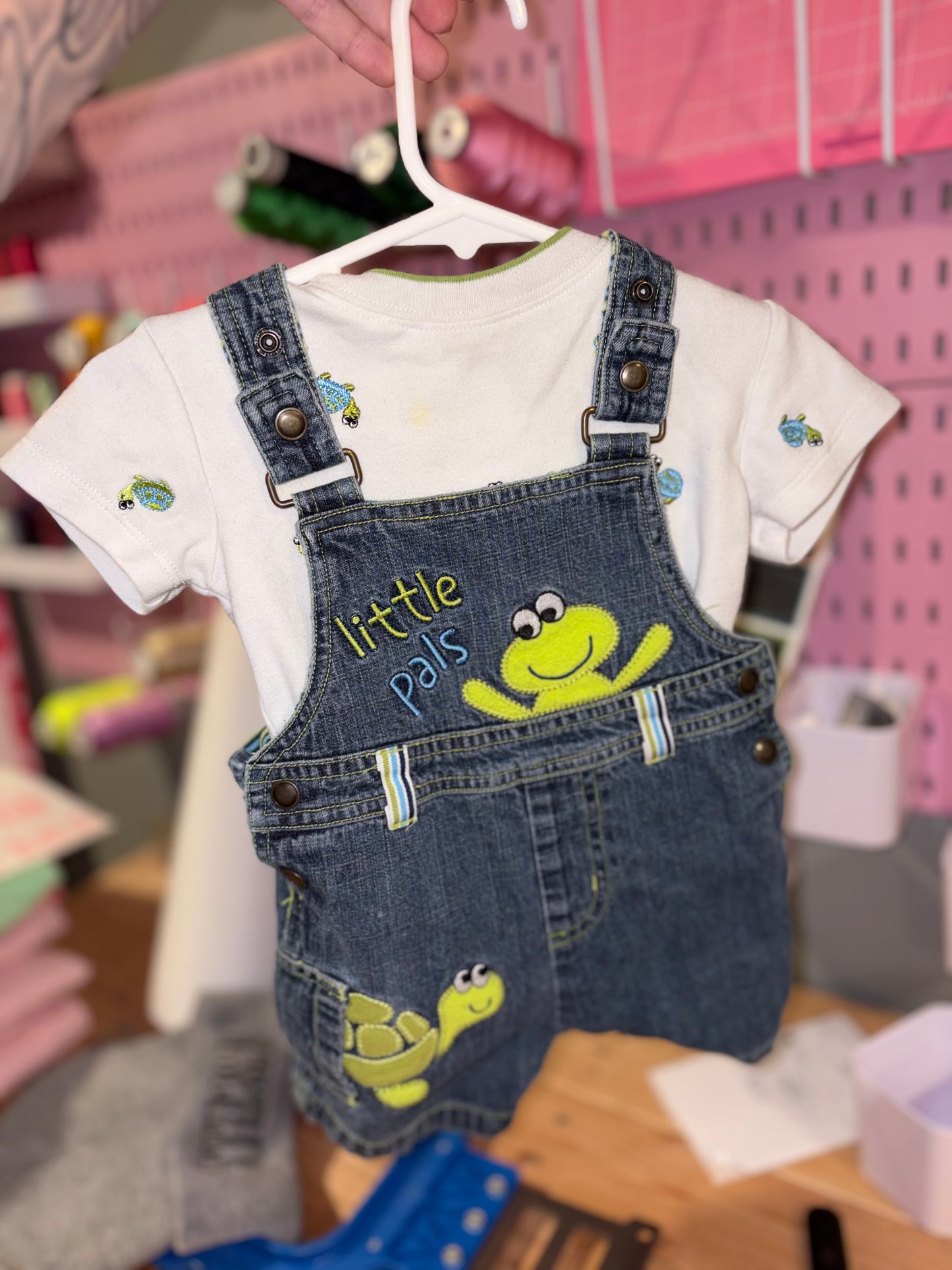 Vintage overalls + under shirt size 6-9M
