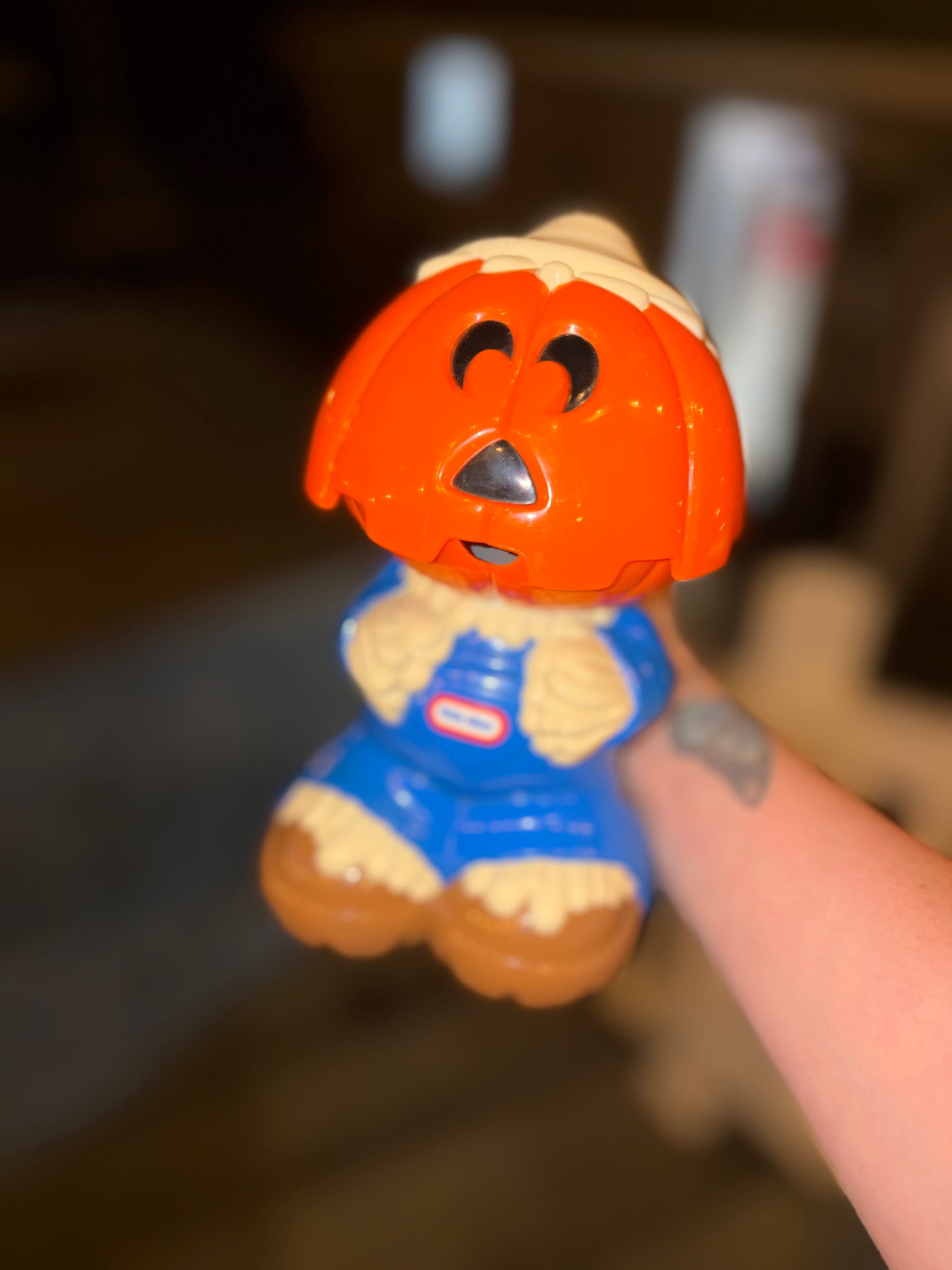 Vintage little tikes pumpkin head flash light