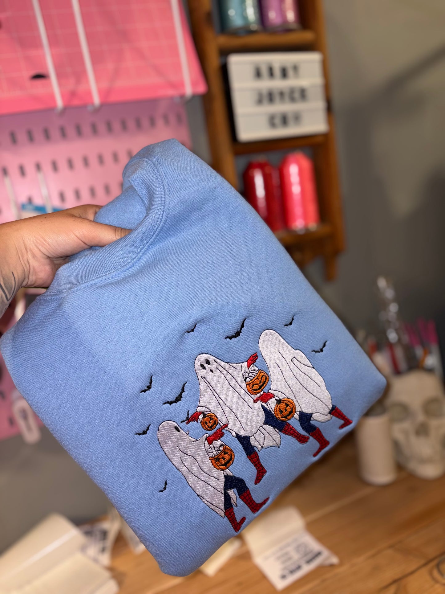 Size large S-man embroidered crew