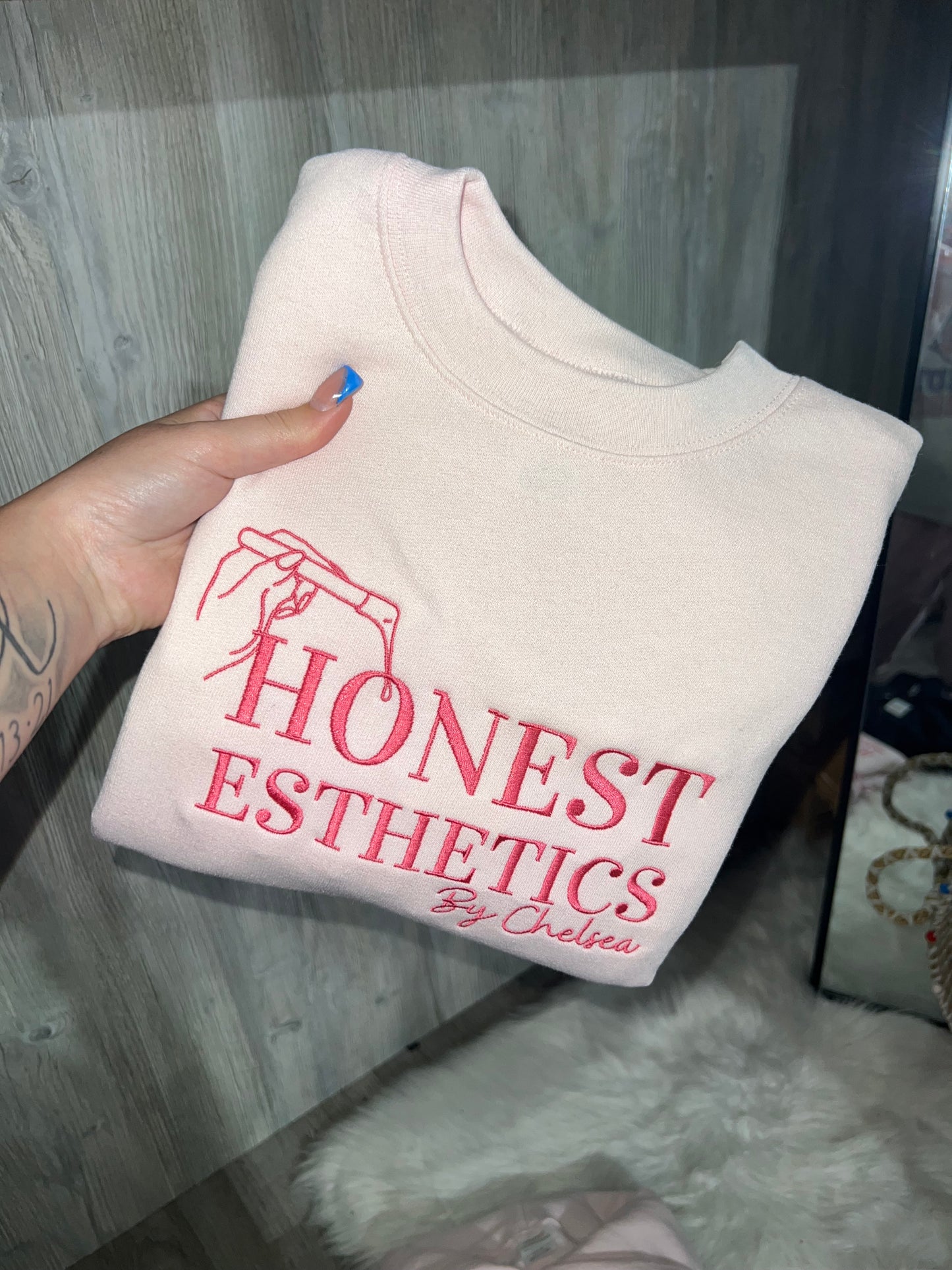 EMBROIDERED CREWNECK (WHOLESALE) preorder 28 business day turn around time