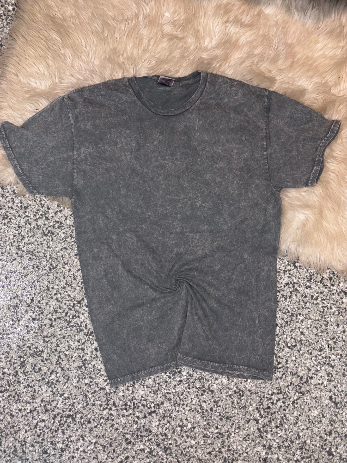 Blank tshirt- acid wash grey